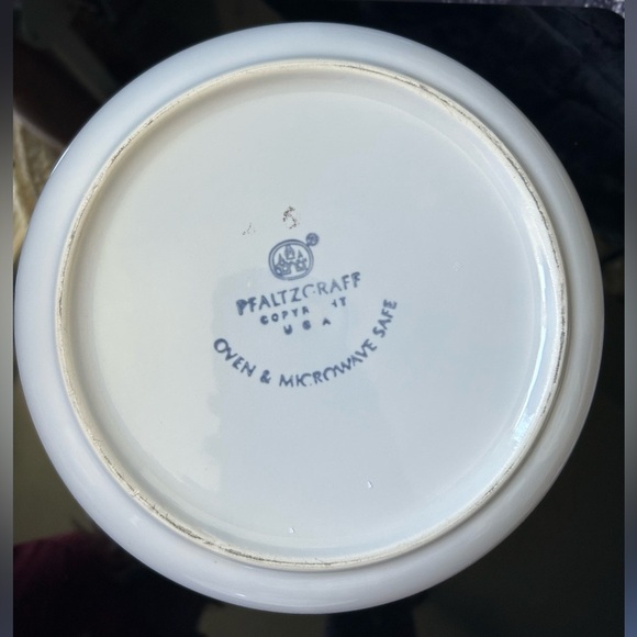 Pfaltzgraff Poetry Blue Roses Covered 2 Qt. Casserole Dish - Picture 2 of 7